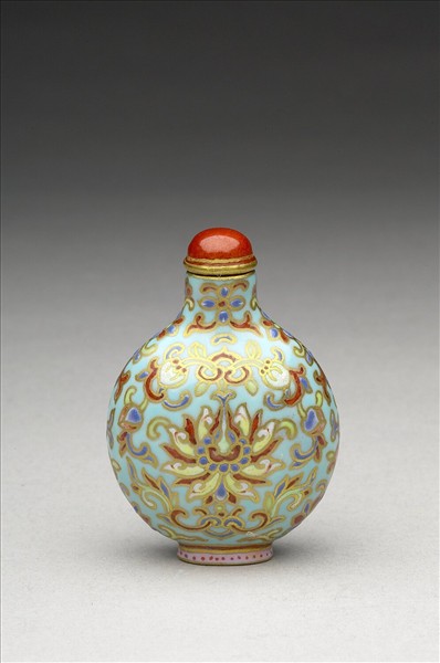 粉彩湖綠地花卉紋鼻煙壺