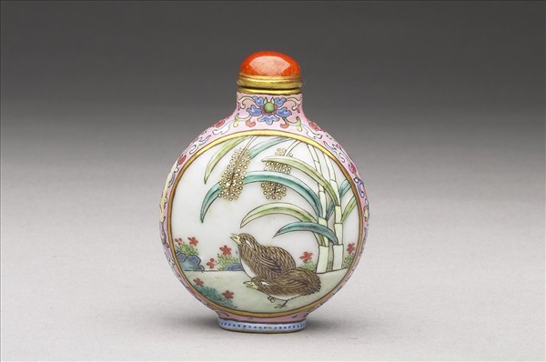 粉彩花鳥紋鼻煙壺