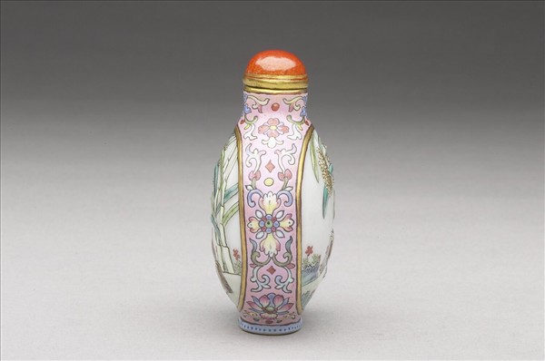 粉彩花鳥紋鼻煙壺