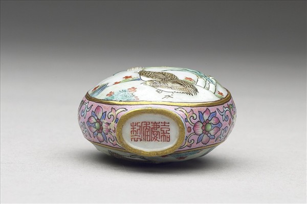 粉彩花鳥紋鼻煙壺