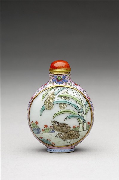 粉彩花鳥紋鼻煙壺