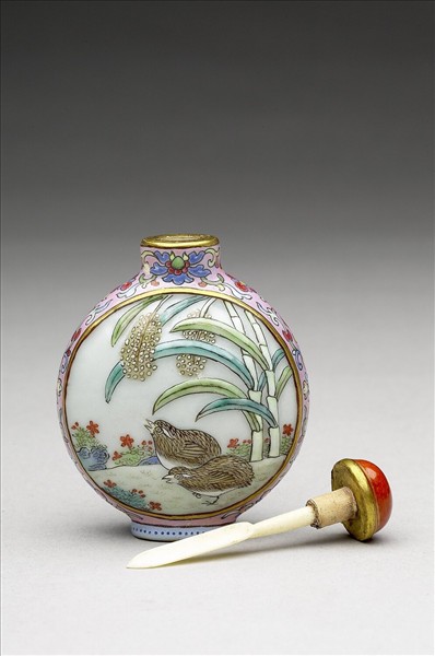 粉彩花鳥紋鼻煙壺