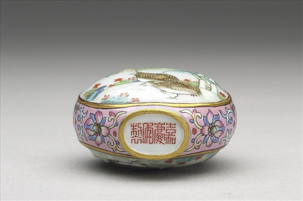 粉彩花鳥紋鼻煙壺