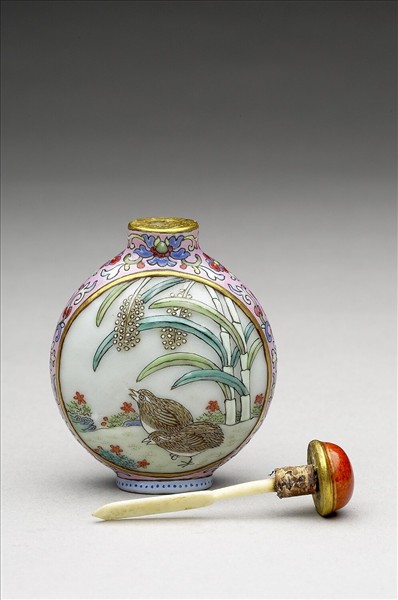 粉彩花鳥紋鼻煙壺