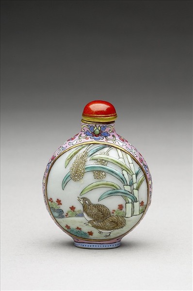 粉彩花鳥紋鼻煙壺