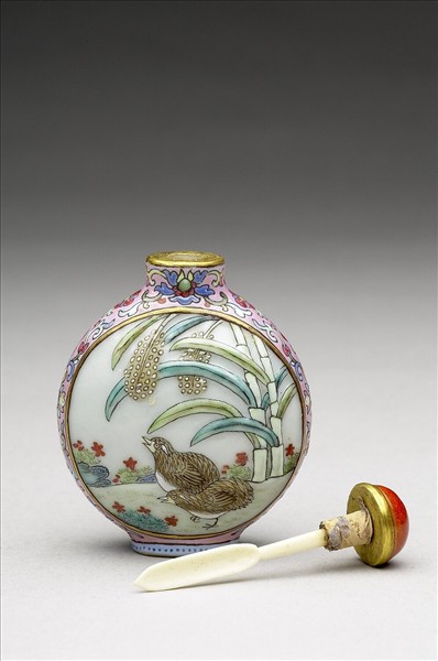 粉彩花鳥紋鼻煙壺