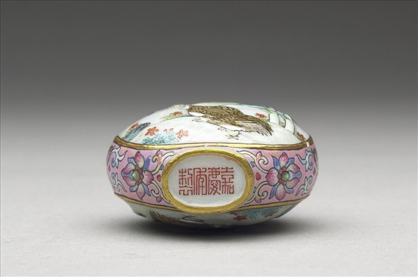 粉彩花鳥紋鼻煙壺