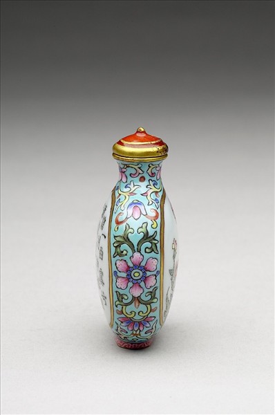 粉彩御製詩花卉紋鼻煙壺