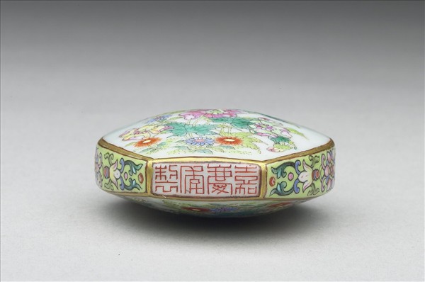 粉彩花卉紋鼻煙壺