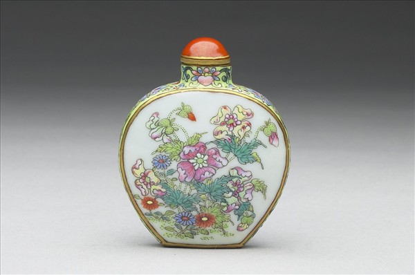 粉彩花卉紋鼻煙壺