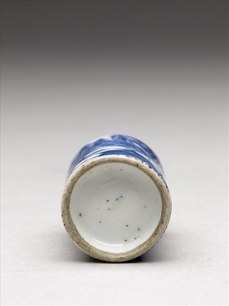 青花瓷山水人物紋鼻煙壺