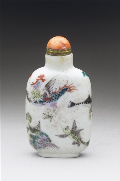 釉上彩龍鳳魚獸紋鼻煙壺- 故宮