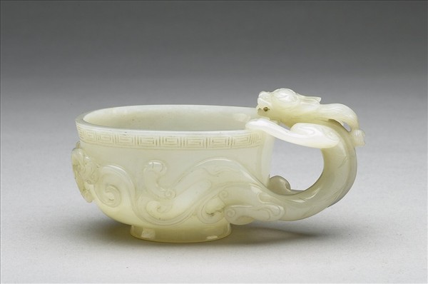 玉螭耳杯