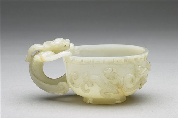玉螭耳杯