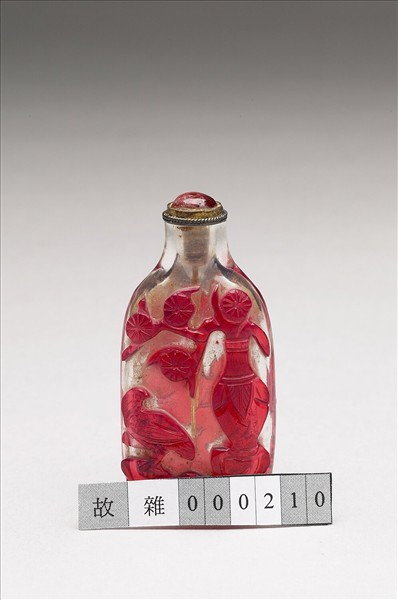 透明地套紅玻璃鼻煙壺