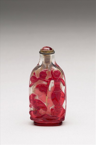 透明地套紅玻璃鼻煙壺