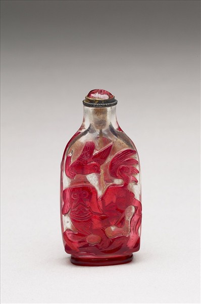 透明地套紅玻璃鼻煙壺