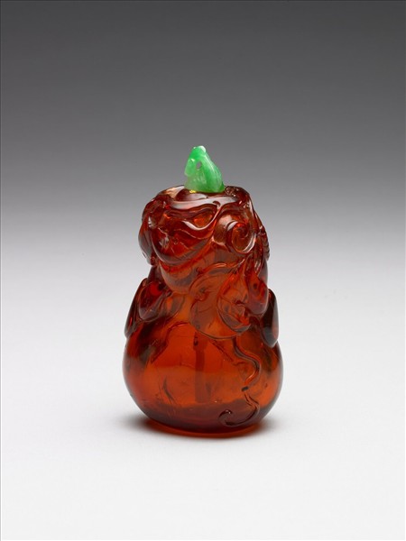 琥珀葫蘆式鼻煙壺