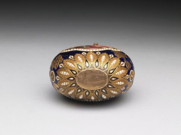 金胎畫琺瑯嵌珠錶蓋鼻煙壺