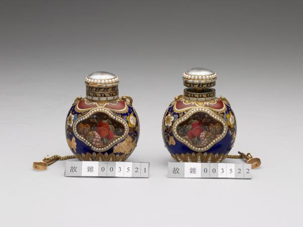 金胎畫琺瑯嵌珠錶蓋鼻煙壺