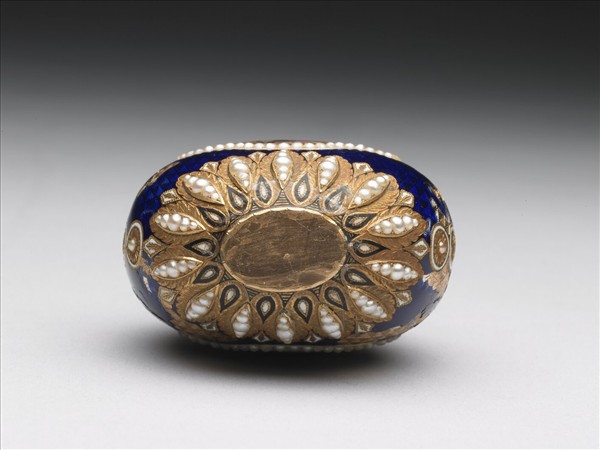 金胎畫琺瑯嵌珠錶蓋鼻煙壺