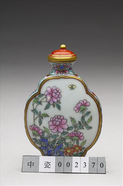 粉彩御製詩花卉紋鼻煙壺