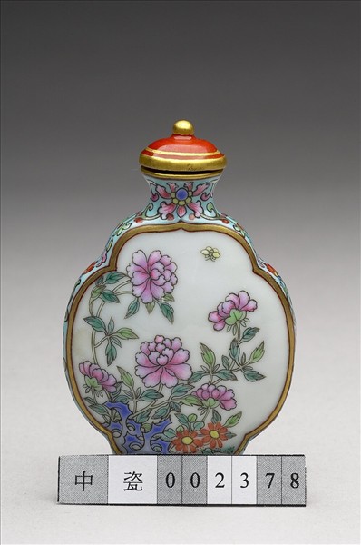 粉彩御製詩花卉紋鼻煙壺