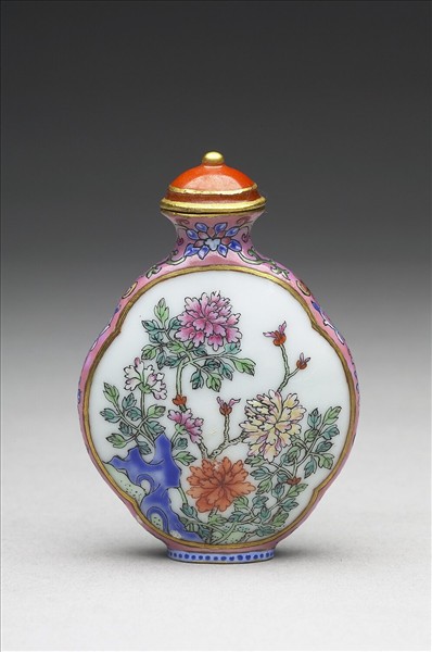 粉彩御製詩花卉紋鼻煙壺