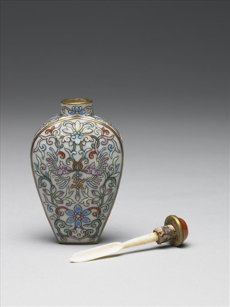 粉彩花鳥紋鼻煙壺