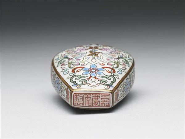 粉彩花鳥紋鼻煙壺