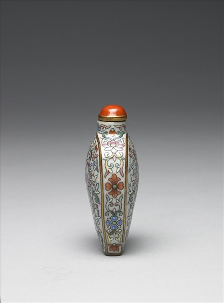 粉彩花鳥紋鼻煙壺