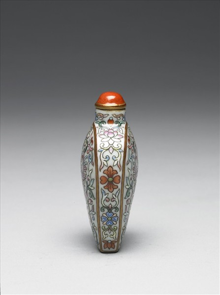 粉彩花鳥紋鼻煙壺