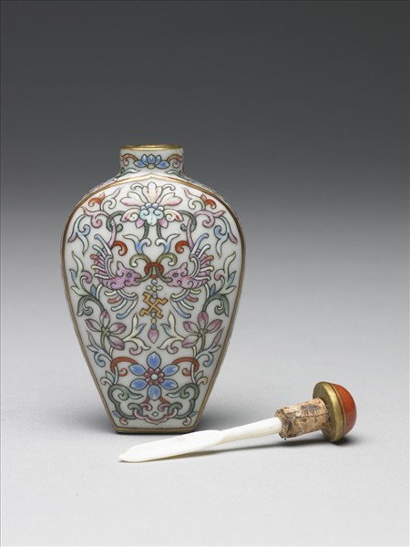 粉彩花鳥紋鼻煙壺