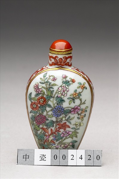 粉彩花卉紋鼻煙壺