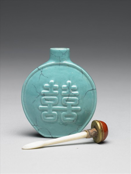 松綠石釉雙喜鼻煙壺