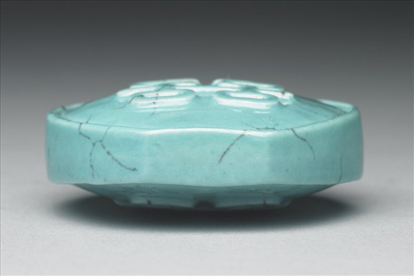 松綠石釉雙喜鼻煙壺