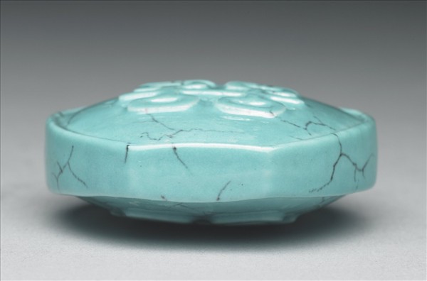 松綠石釉雙喜鼻煙壺