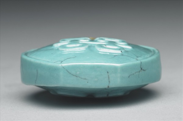 松綠石釉雙喜鼻煙壺