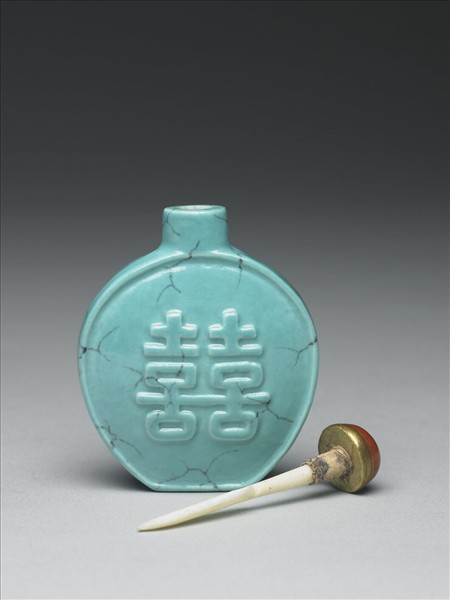 松綠石釉雙喜鼻煙壺