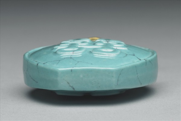 松綠石釉雙喜鼻煙壺