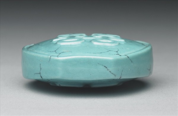 松綠石釉雙喜鼻煙壺