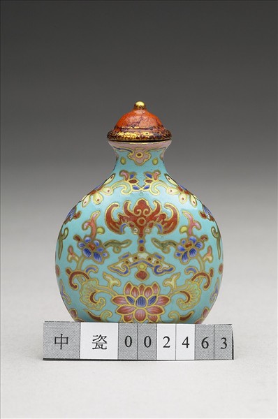 粉彩湖綠地花卉紋鼻煙壺