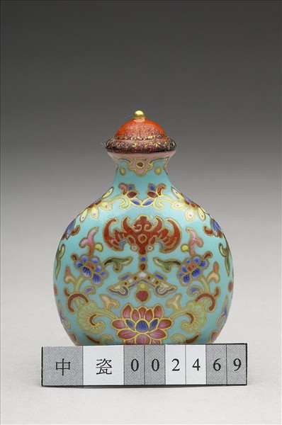 粉彩湖綠地花卉紋鼻煙壺