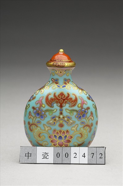 粉彩湖綠地花卉紋鼻煙壺