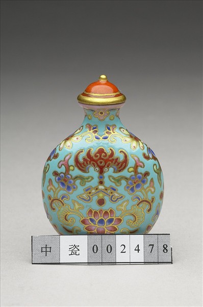 粉彩湖綠地花卉紋鼻煙壺