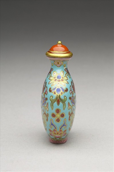 粉彩湖綠地花卉紋鼻煙壺