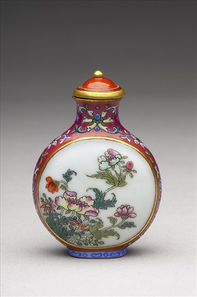 粉彩御製詩花卉紋鼻煙壺- 故宮