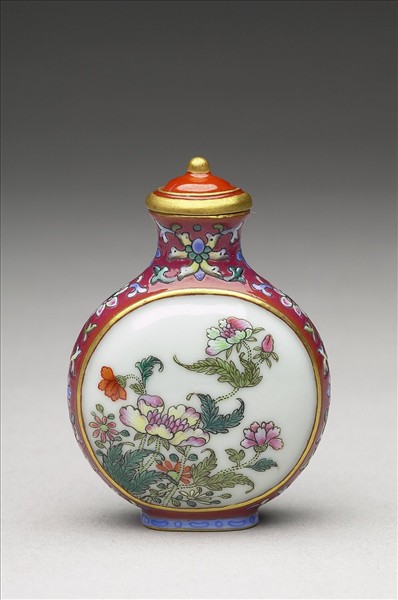粉彩御製詩花卉紋鼻煙壺- 故宮