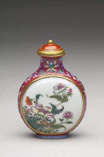 粉彩御製詩花卉紋鼻煙壺- 故宮