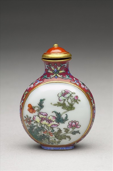粉彩御製詩花卉紋鼻煙壺- 故宮